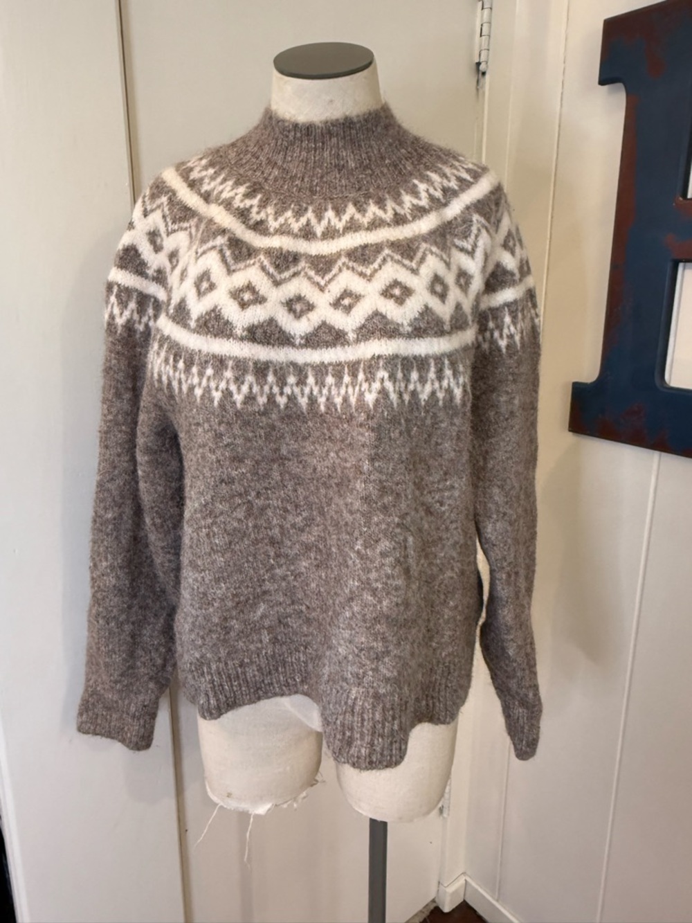 Banana Republic Taupe & White Fair Isle mock turtleneck Sweater Sz L